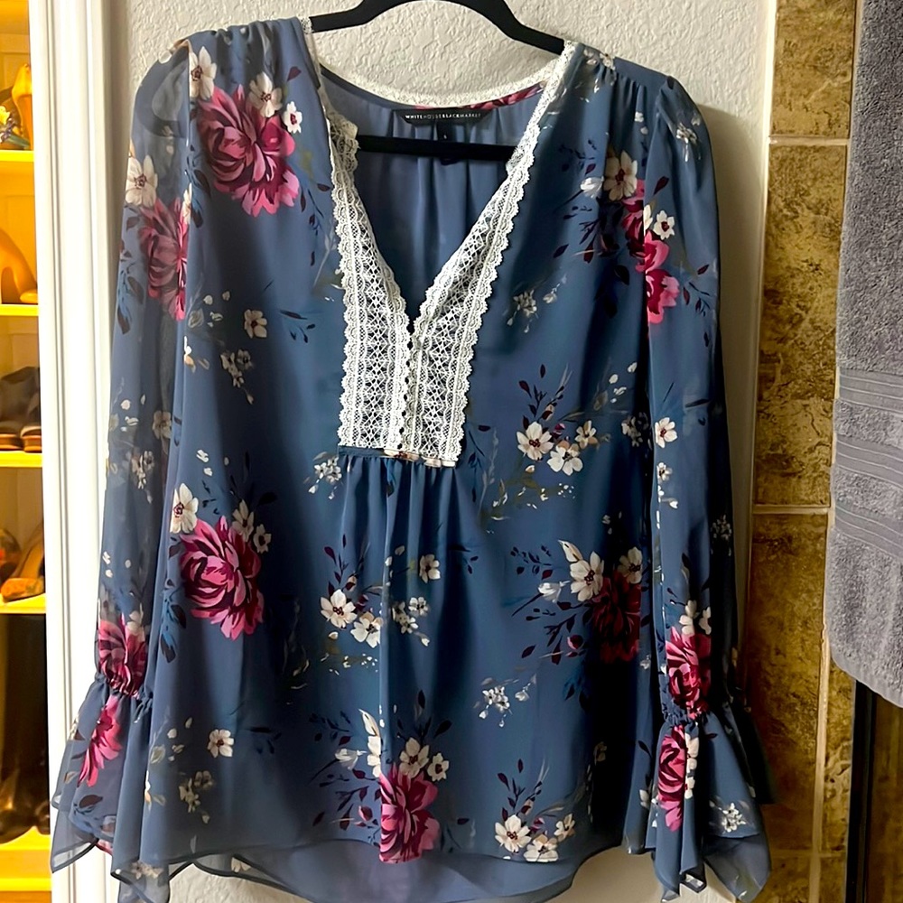 White House Black Market, size 4 dressy casual top. - Picture 1 of 2